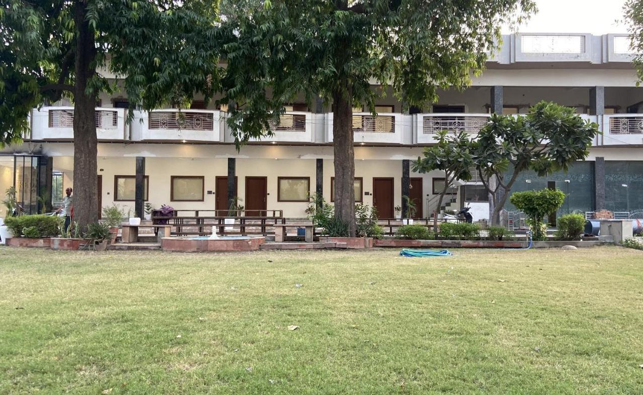The Kedar Resort Mathura Eksteriør billede