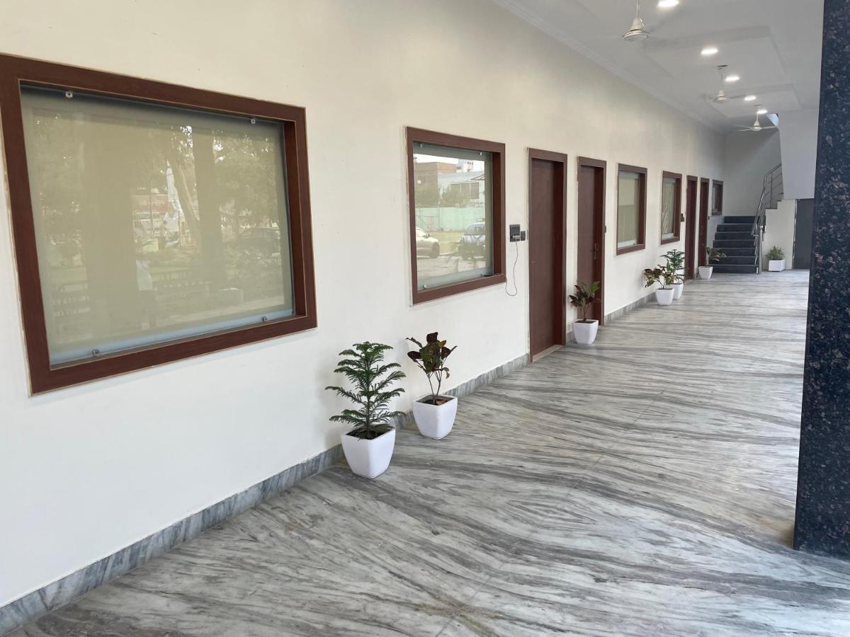 The Kedar Resort Mathura Eksteriør billede