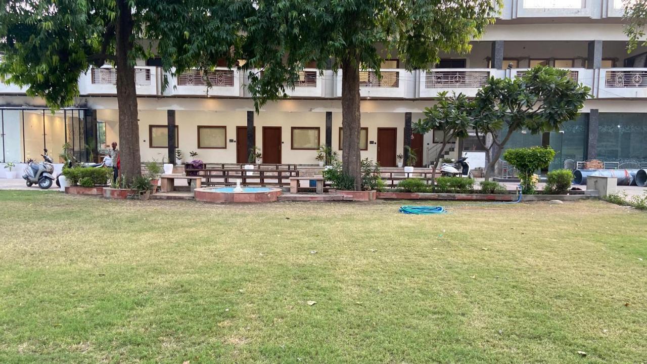 The Kedar Resort Mathura Eksteriør billede