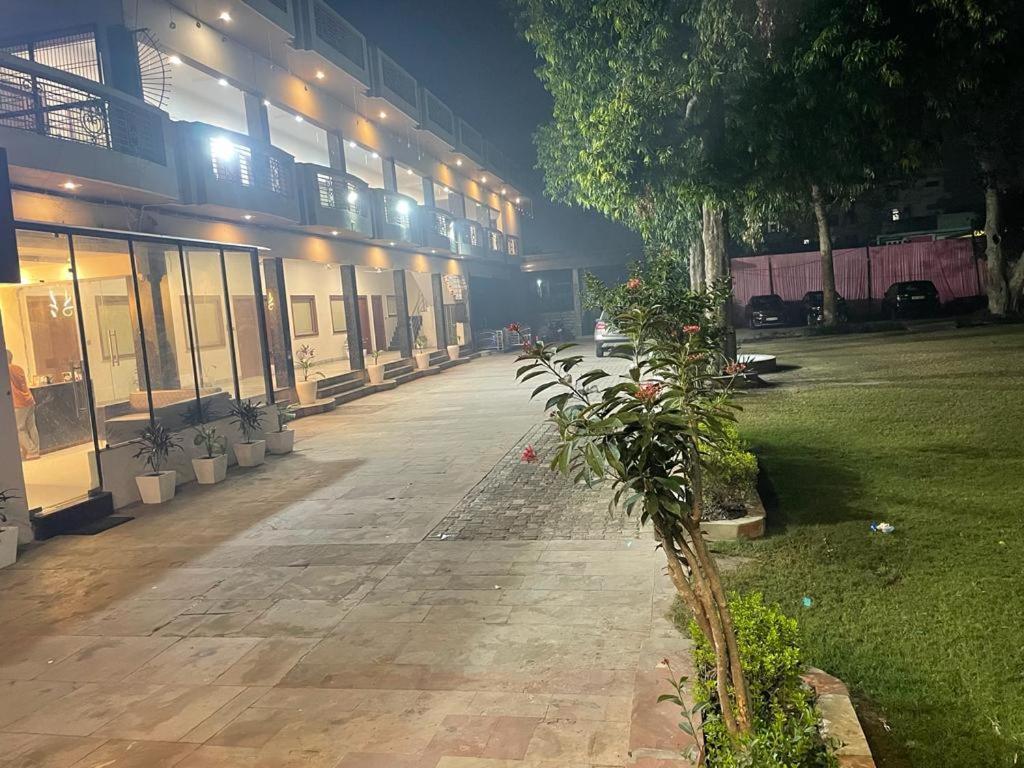 The Kedar Resort Mathura Eksteriør billede